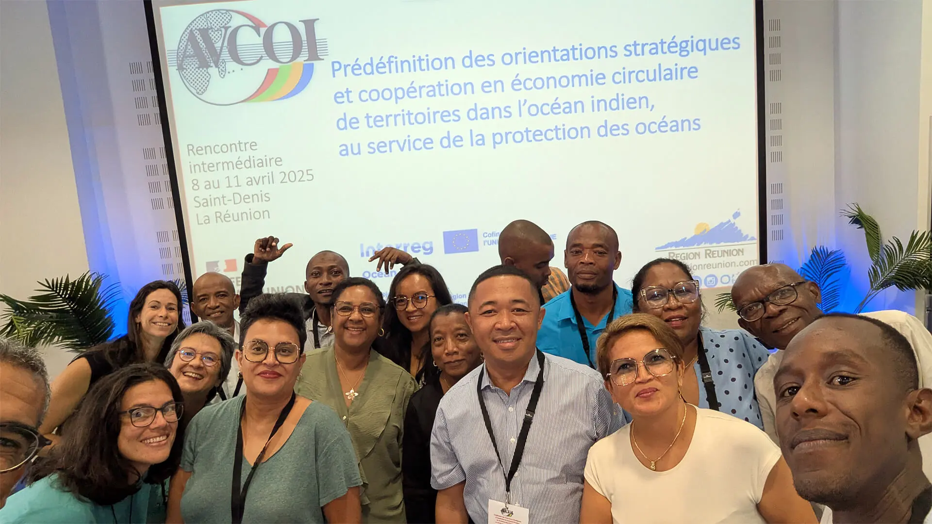 Photo de groupe rencontre intermédiaire